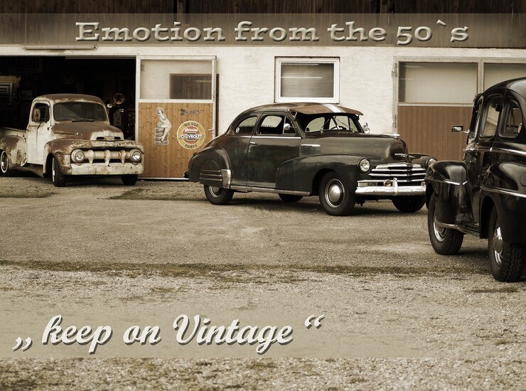 Old vintage garage, Vintage Oldtimersammlung, survivor cars, Ford F1 1952, Chevrolet Stylemaster 1948, Ford Deluxe 1947,  Flathead V8